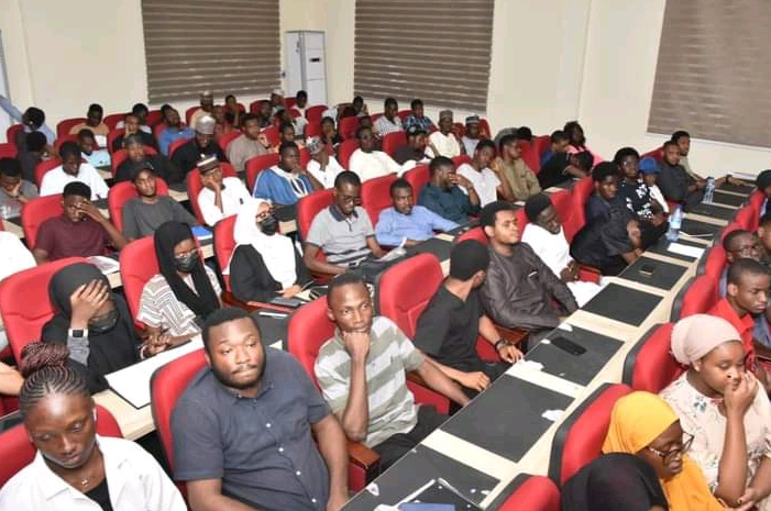 University educational System gives students a deep understanding of concepts, theories and principles.